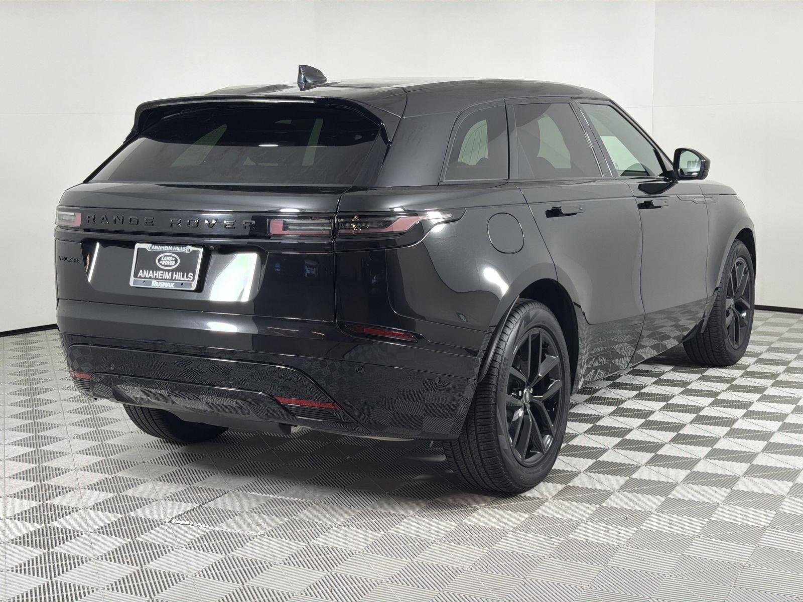 Certified 2025 Land Rover Range Rover Velar Dynamic SE image 5