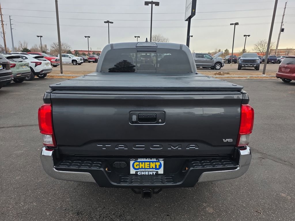 Used 2017 Toyota Tacoma TRD Off-Road image 4