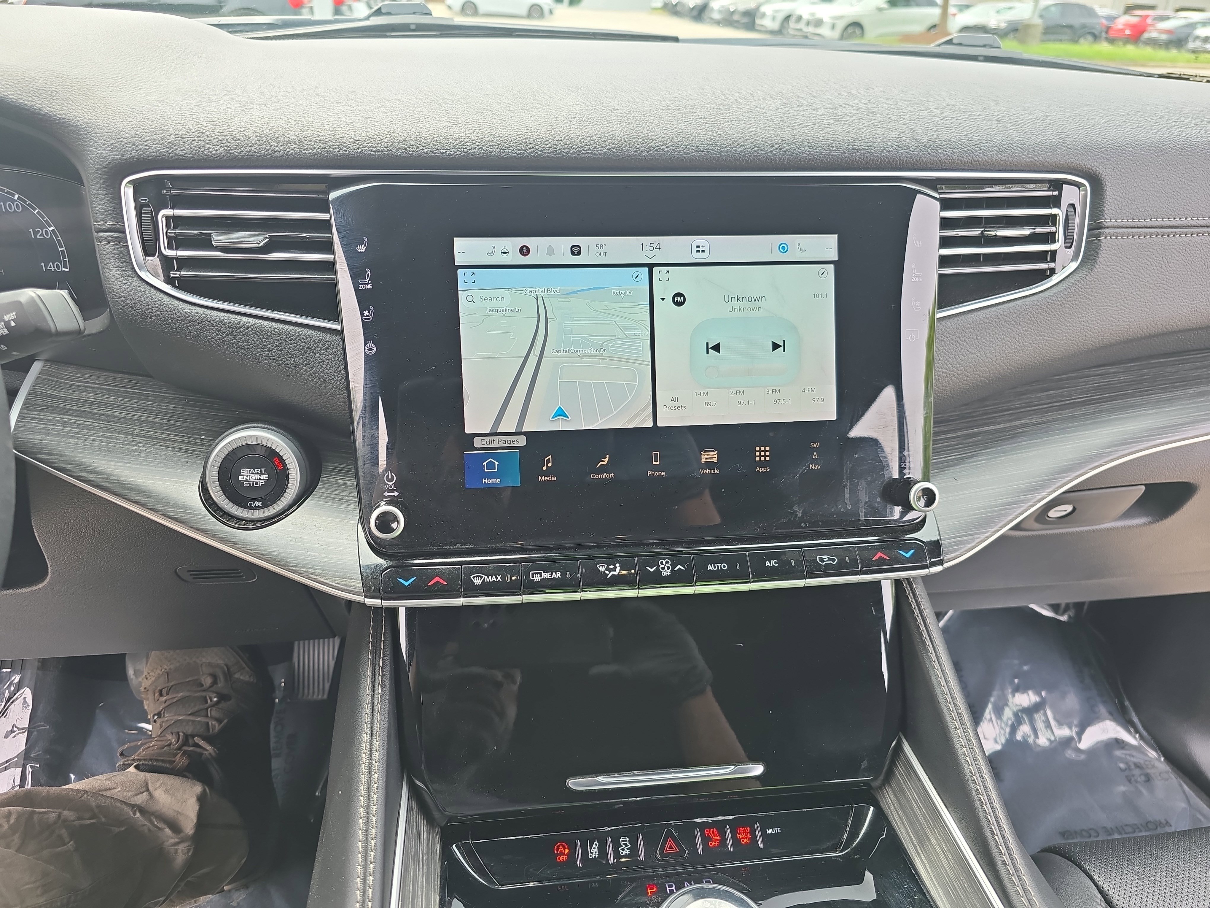 Used 2024 Jeep Wagoneer L Series II image 18