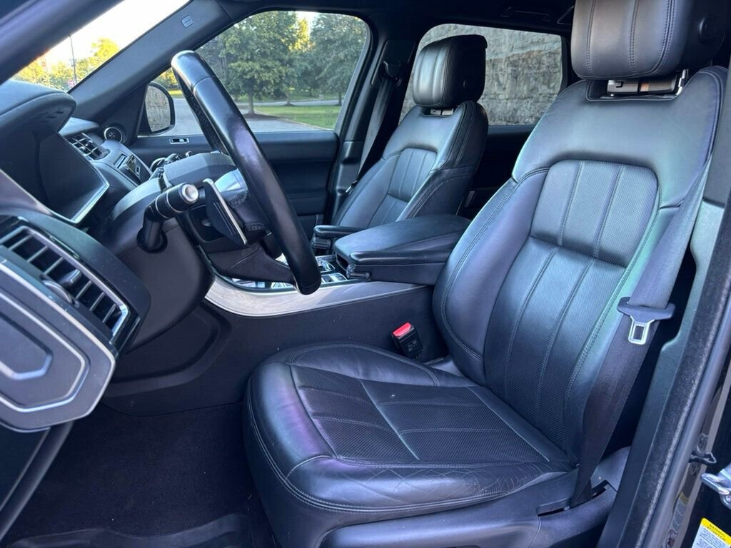 Used 2021 Land Rover Range Rover Sport HSE Dynamic image 11