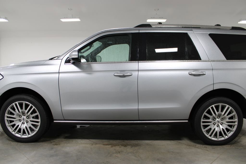 Used 2024 Ford Expedition Limited image 6