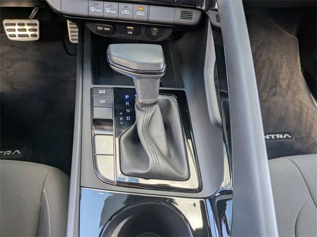 Certified 2025 Hyundai Elantra SEL image 28