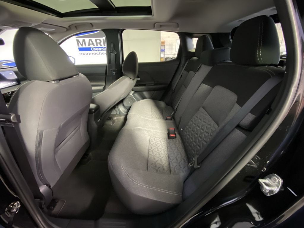 Used 2025 Nissan Kicks SV w/ SV Premium Package AWD/4WD image 29