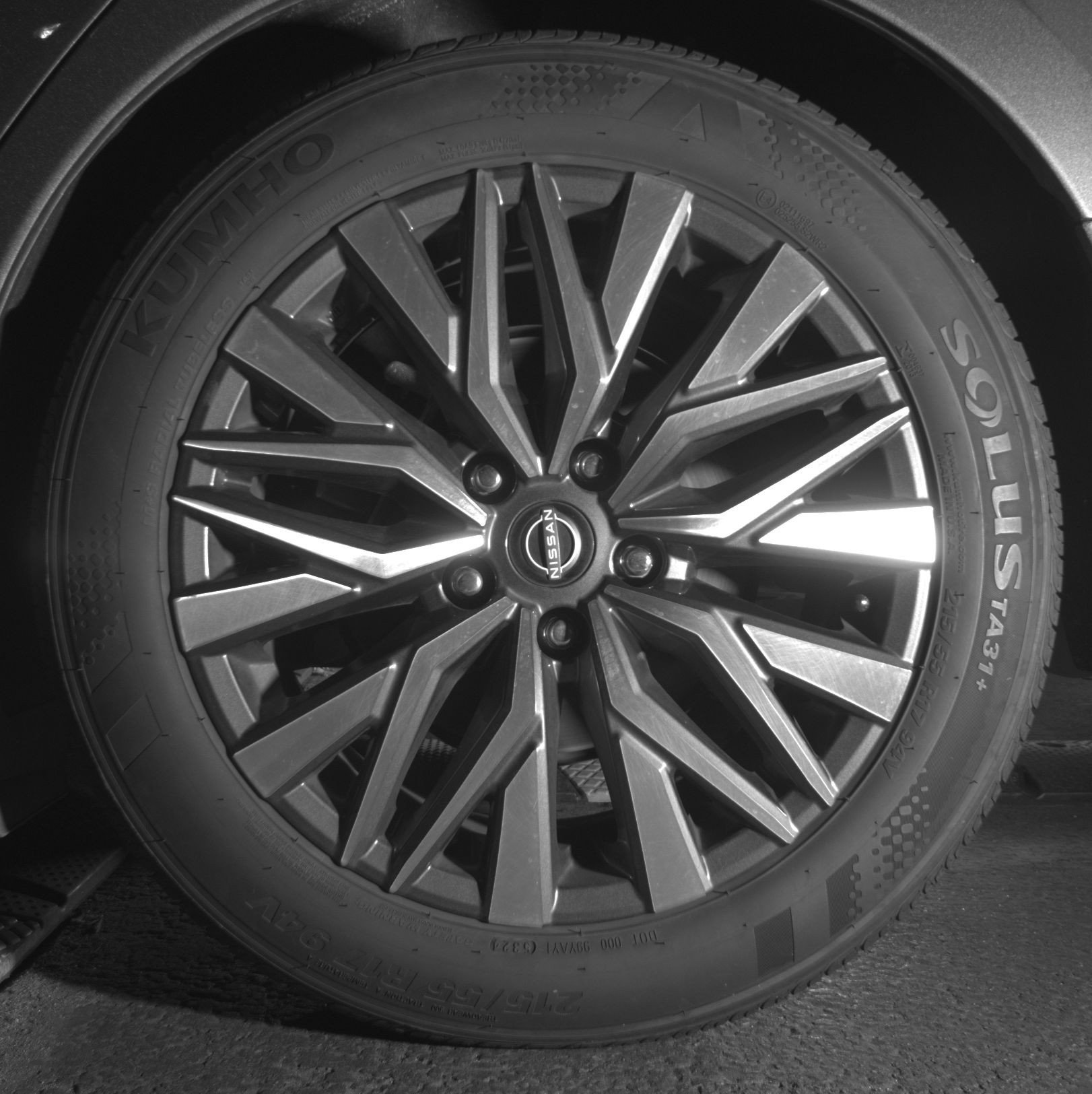 Used 2025 Nissan Altima 2.5 SV FWD image 14