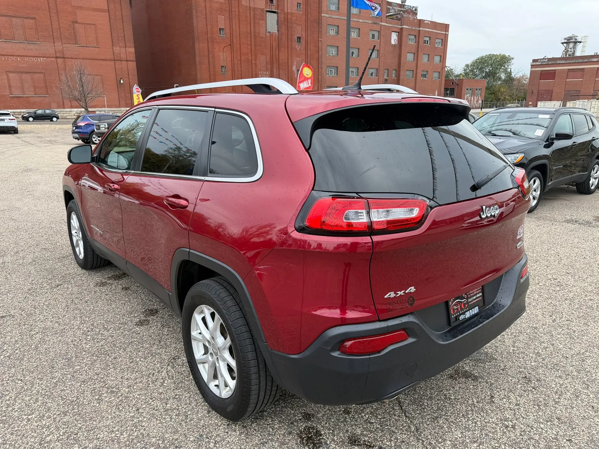 Used 2014 Jeep Cherokee Latitude AWD/4WD image 4