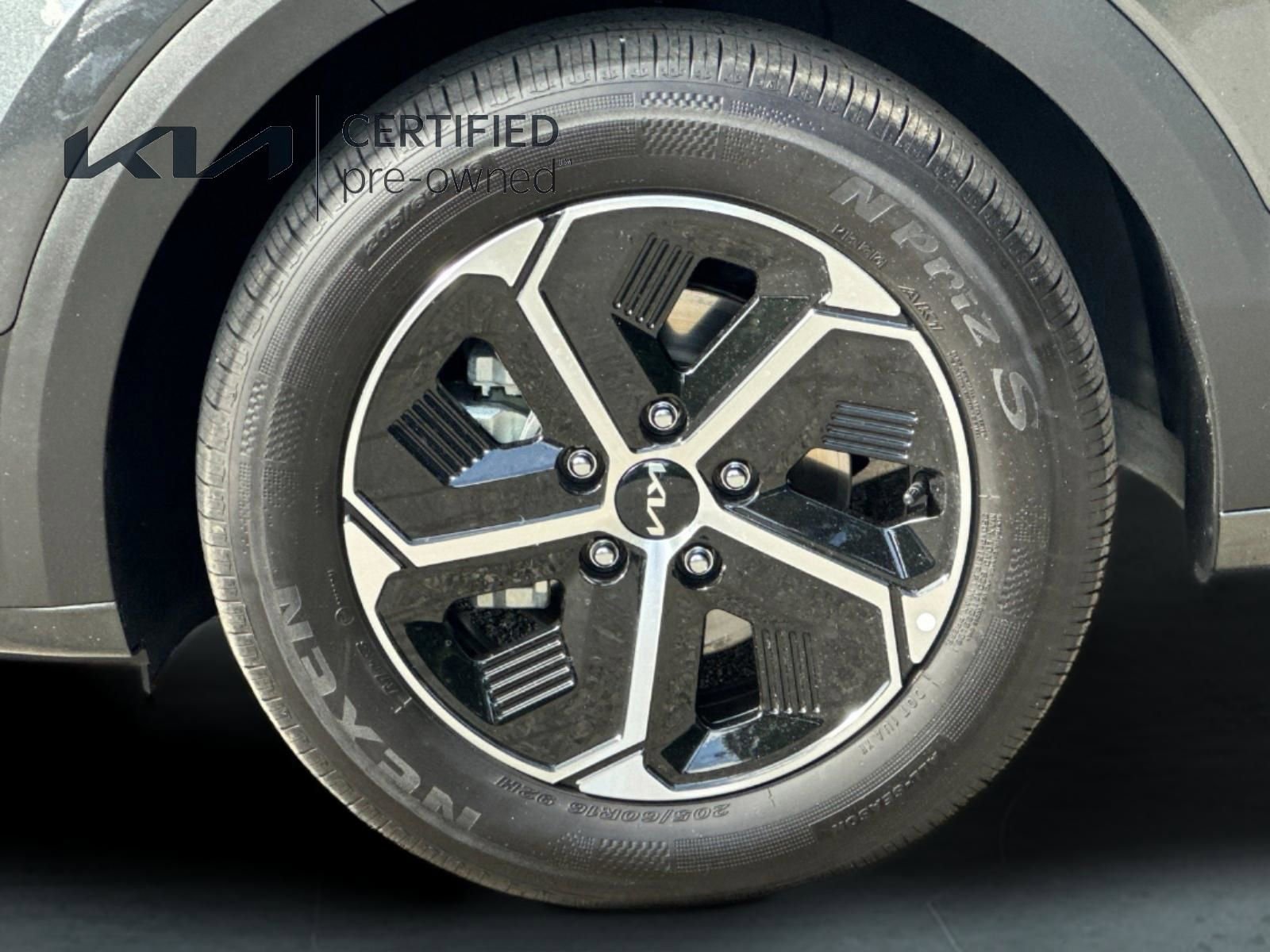 Certified 2024 Kia Niro EX FWD image 27