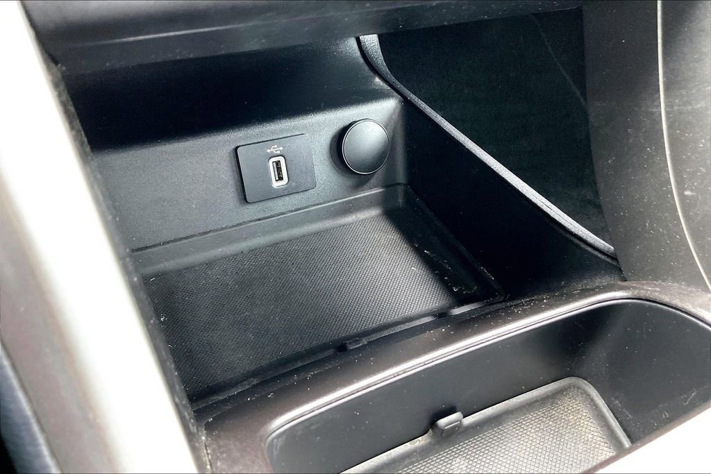 Used 2017 Ford Fusion SE w/ Fusion SE Technology Package FWD image 25