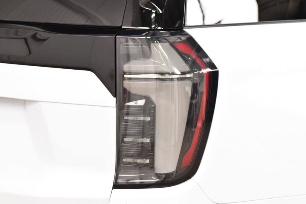 New 2026 Chevrolet Suburban Premier AWD/4WD image 19