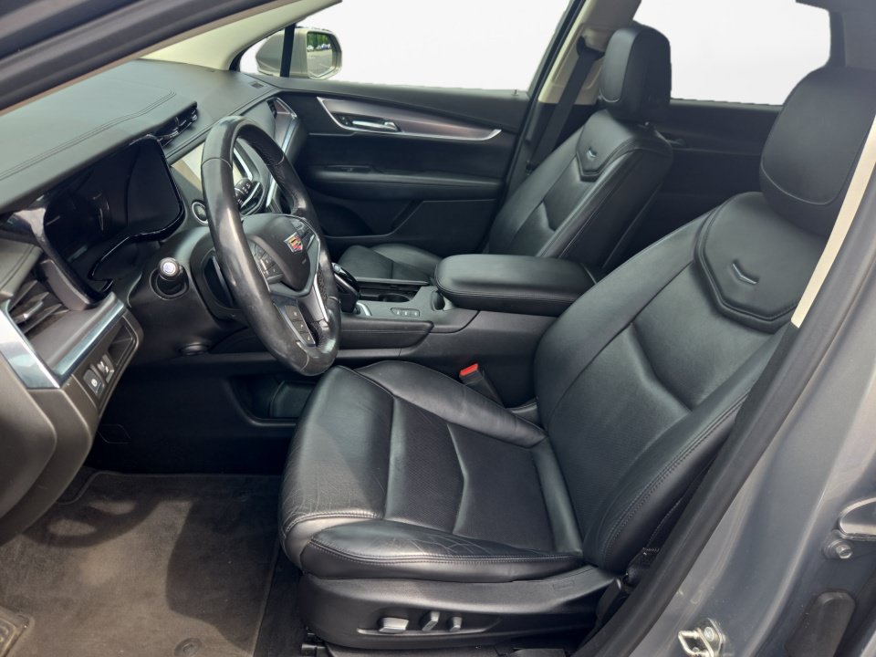 Used 2018 Cadillac XT5 Premium Luxury AWD/4WD image 11