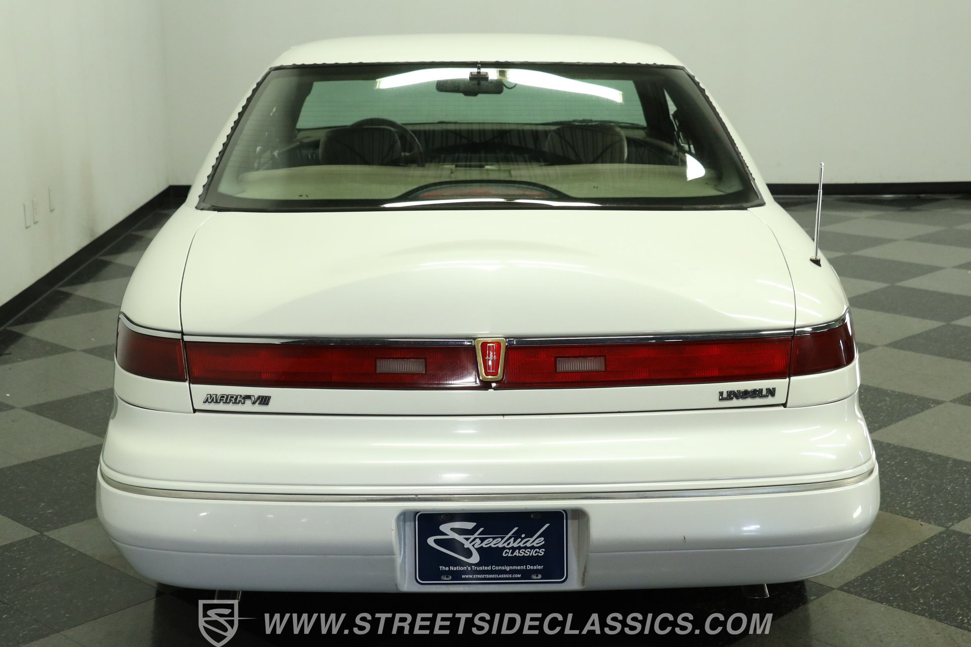 Used 1993 Lincoln Mark VIII RWD image 9
