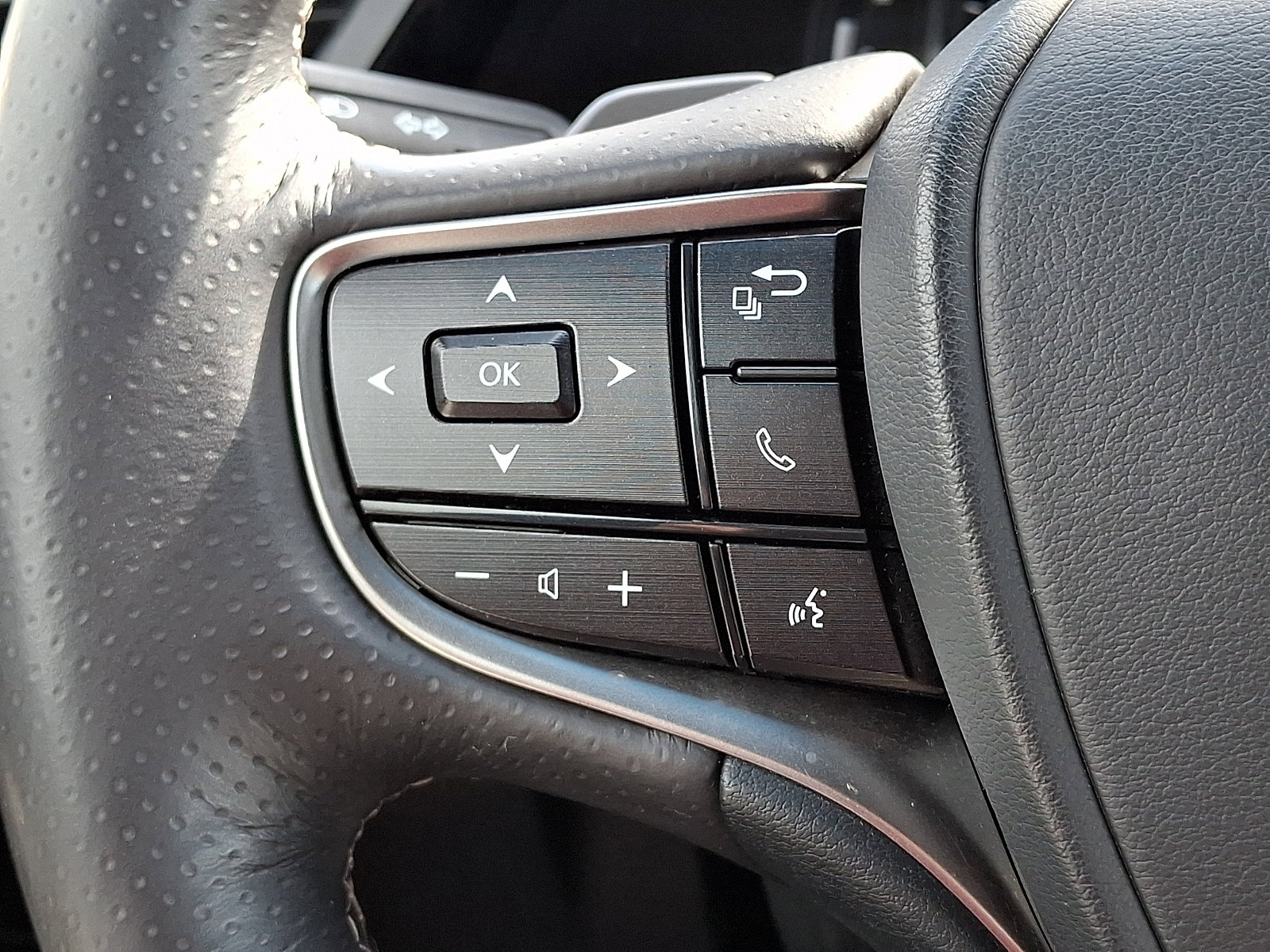 Used 2023 Lexus ES 350 F Sport w/ Accessory Package (Z1) FWD image 24