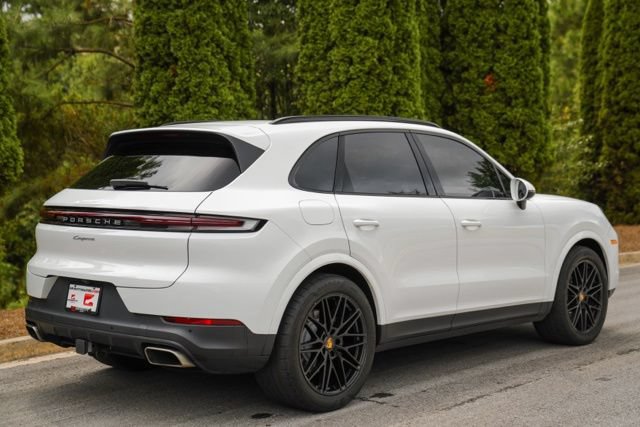 Used 2024 Porsche Cayenne AWD/4WD image 18