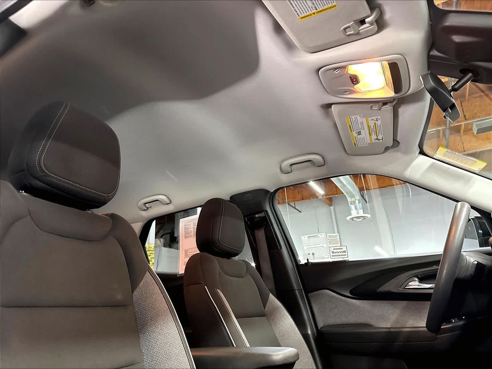 Used 2023 Chevrolet TrailBlazer LT FWD image 23