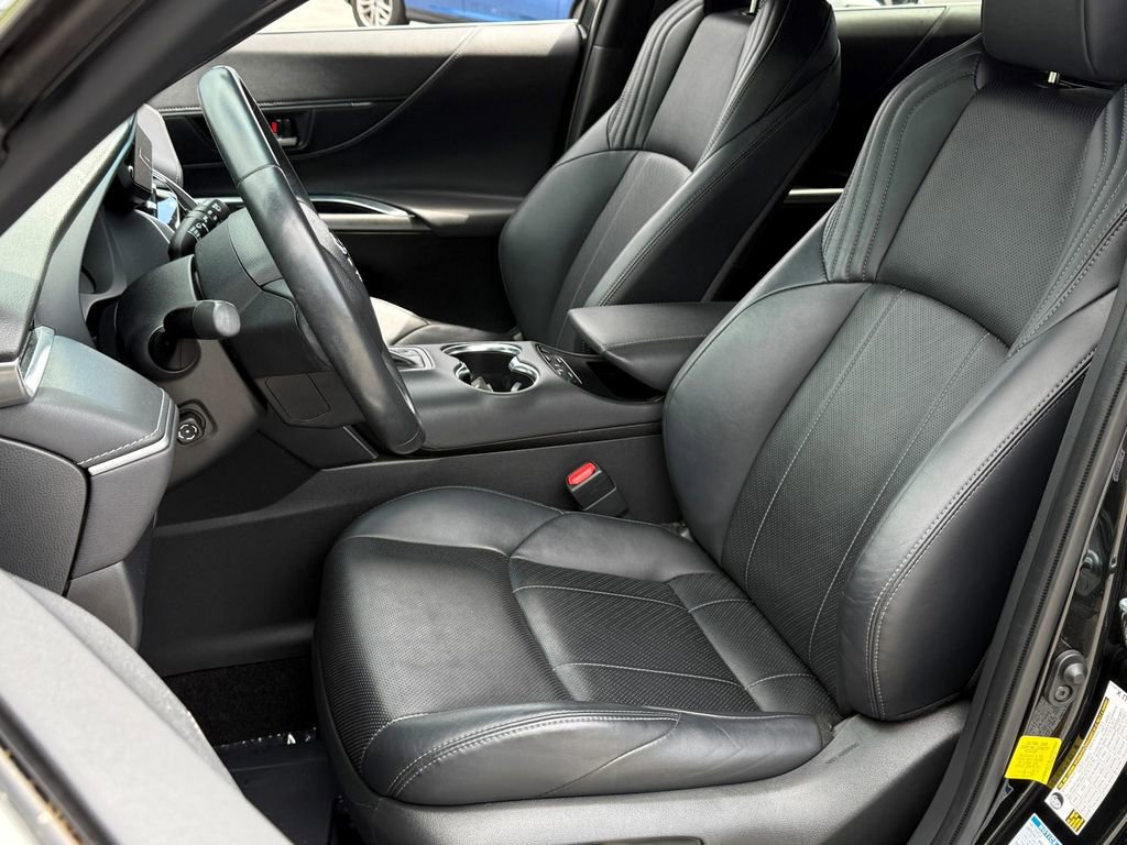 Used 2021 Toyota Venza Limited w/ Carpet Mat Package (TMS) AWD/4WD image 22