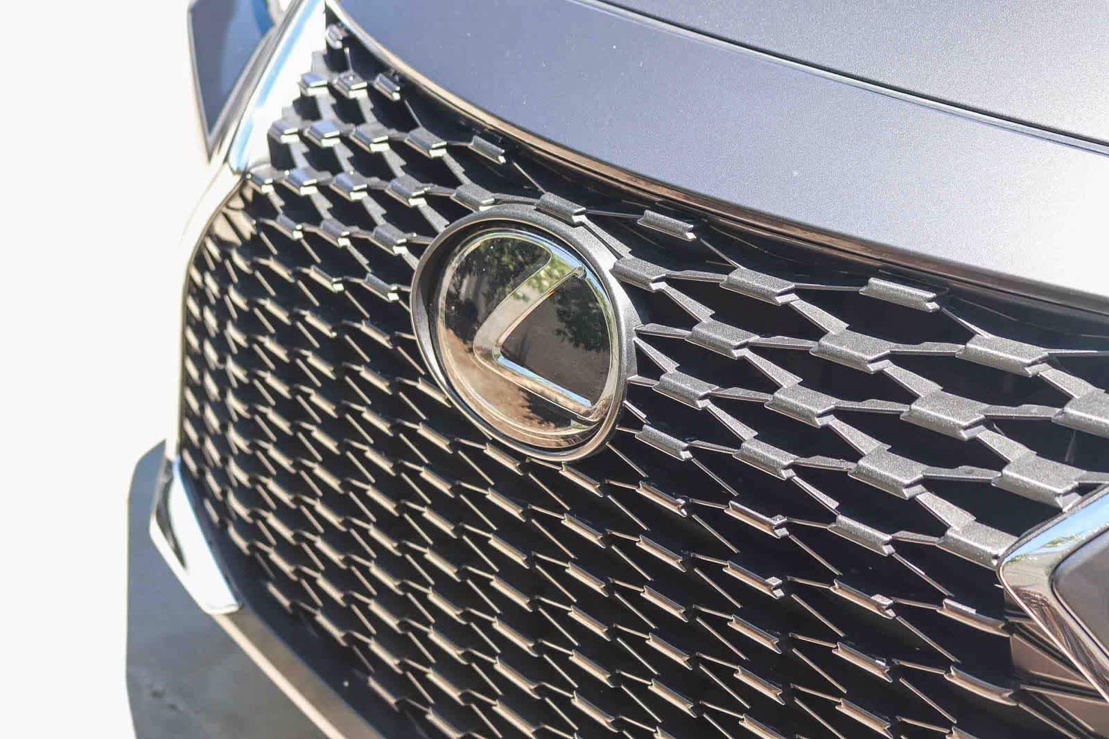 Used 2022 Lexus IS 300 RWD image 10