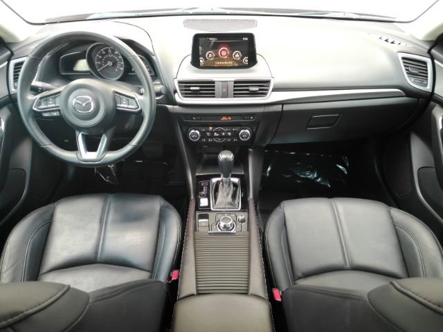 Used 2018 MAZDA MAZDA3 Touring FWD image 3