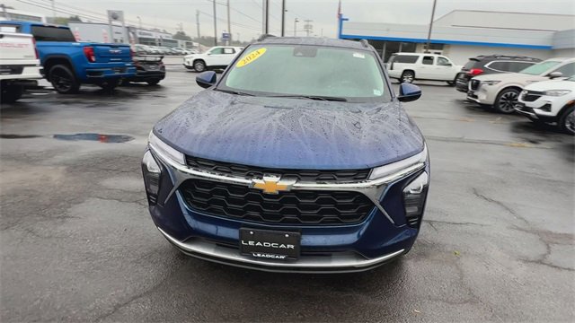 Used 2024 Chevrolet Trax LT w/ Driver Confidence Package image 3