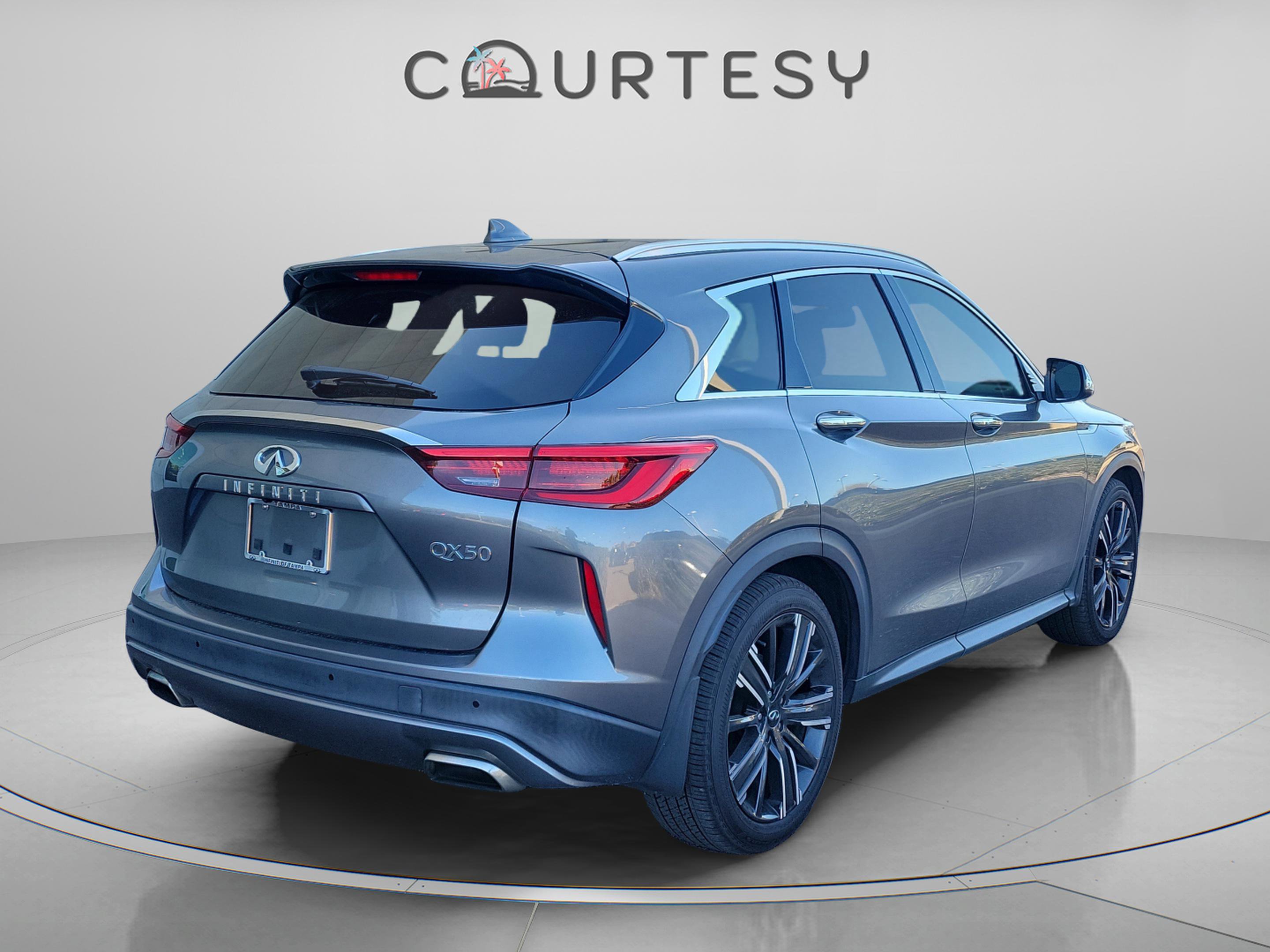 Used 2021 INFINITI QX50 Luxe w/ Appearance Package image 4