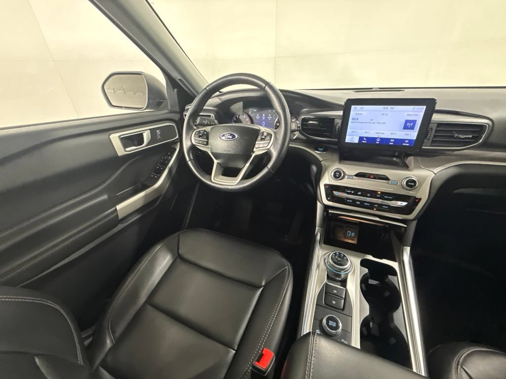 Used 2023 Ford Explorer XLT w/ Equipment Group 202A AWD/4WD image 21