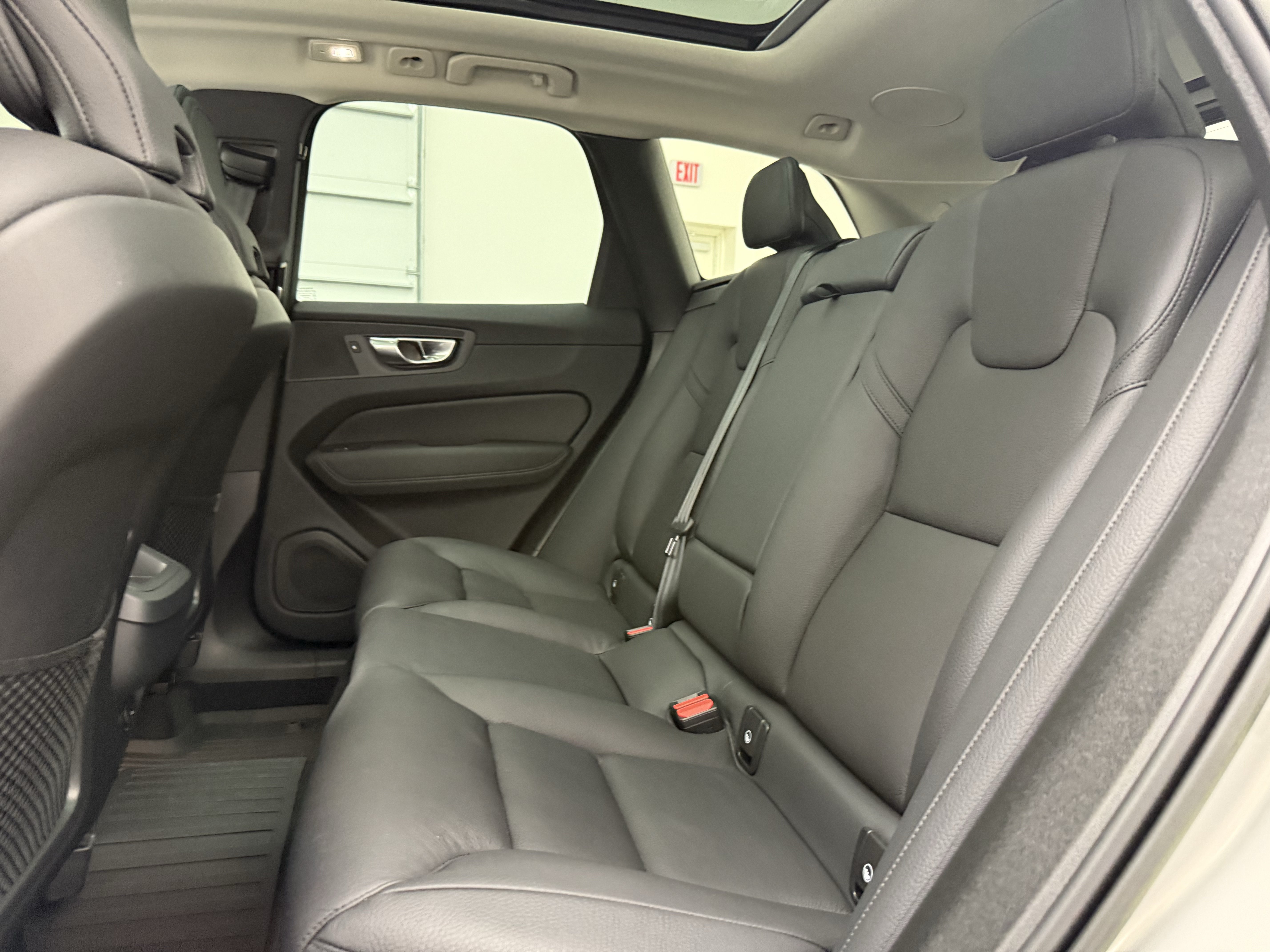 Certified 2023 Volvo XC60 B5 Plus w/ Climate Package AWD/4WD image 26