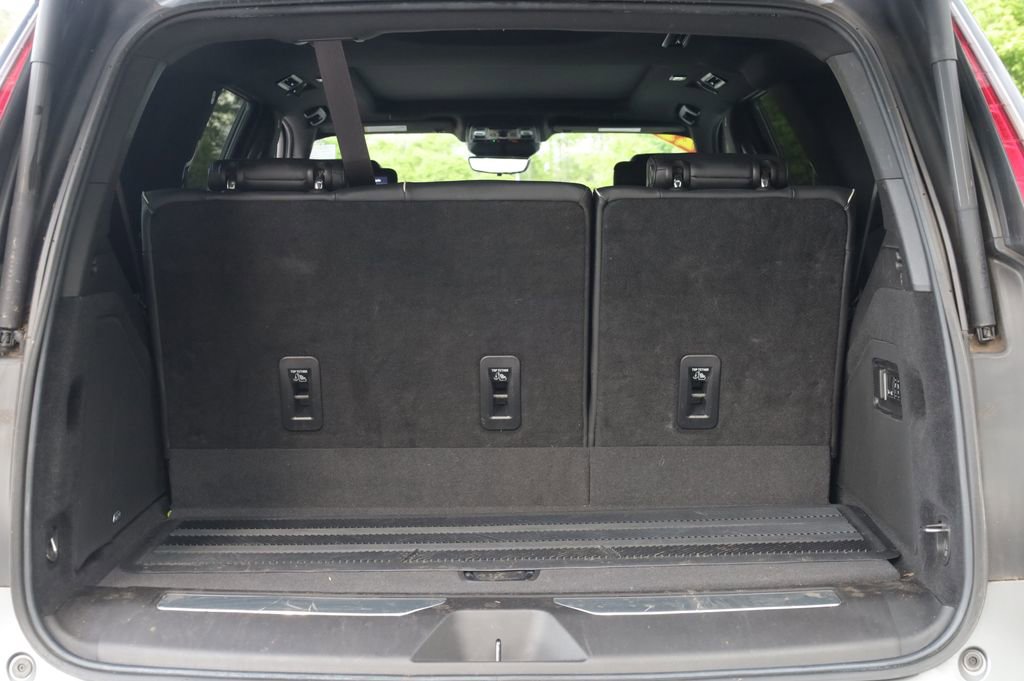 Used 2021 Cadillac Escalade Premium Luxury w/ LPO, Illumination Package image 18