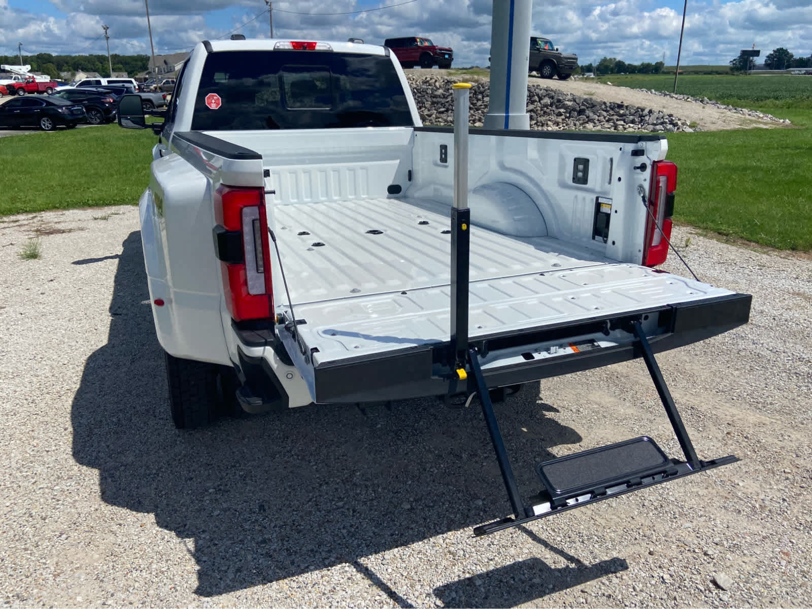 New 2026 Ford F450 Platinum w/ FX4 Off-Road Package AWD/4WD image 8