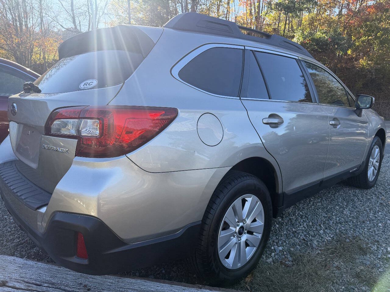 Used 2018 Subaru Outback 2.5i Premium AWD/4WD image 17