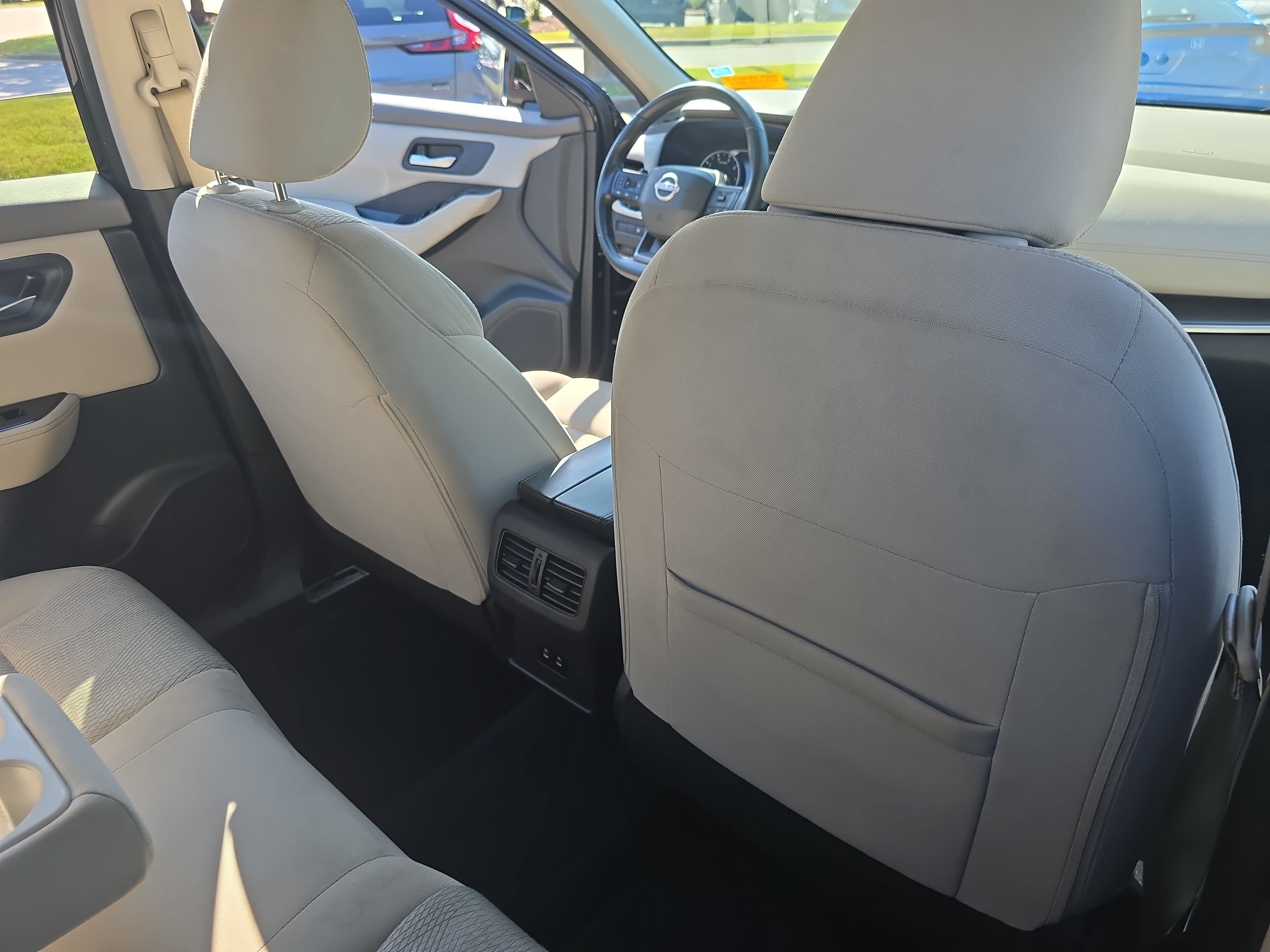 Used 2025 Nissan Rogue SV AWD/4WD image 11