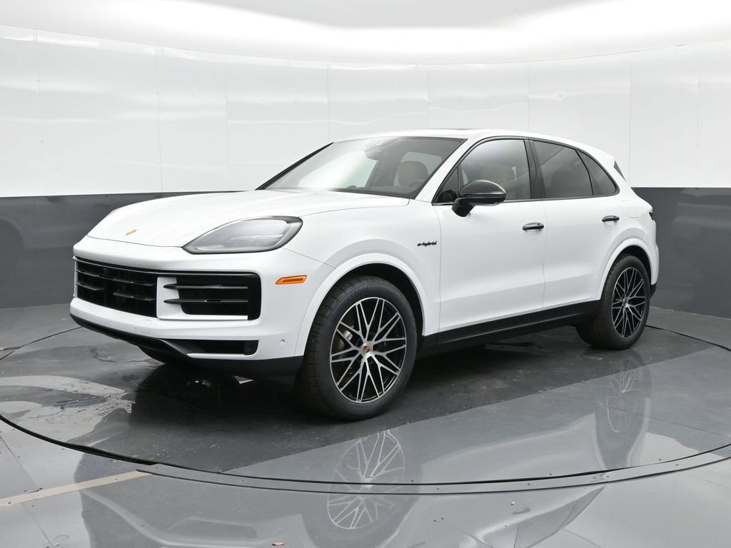 Used 2025 Porsche Cayenne E-Hybrid image 1