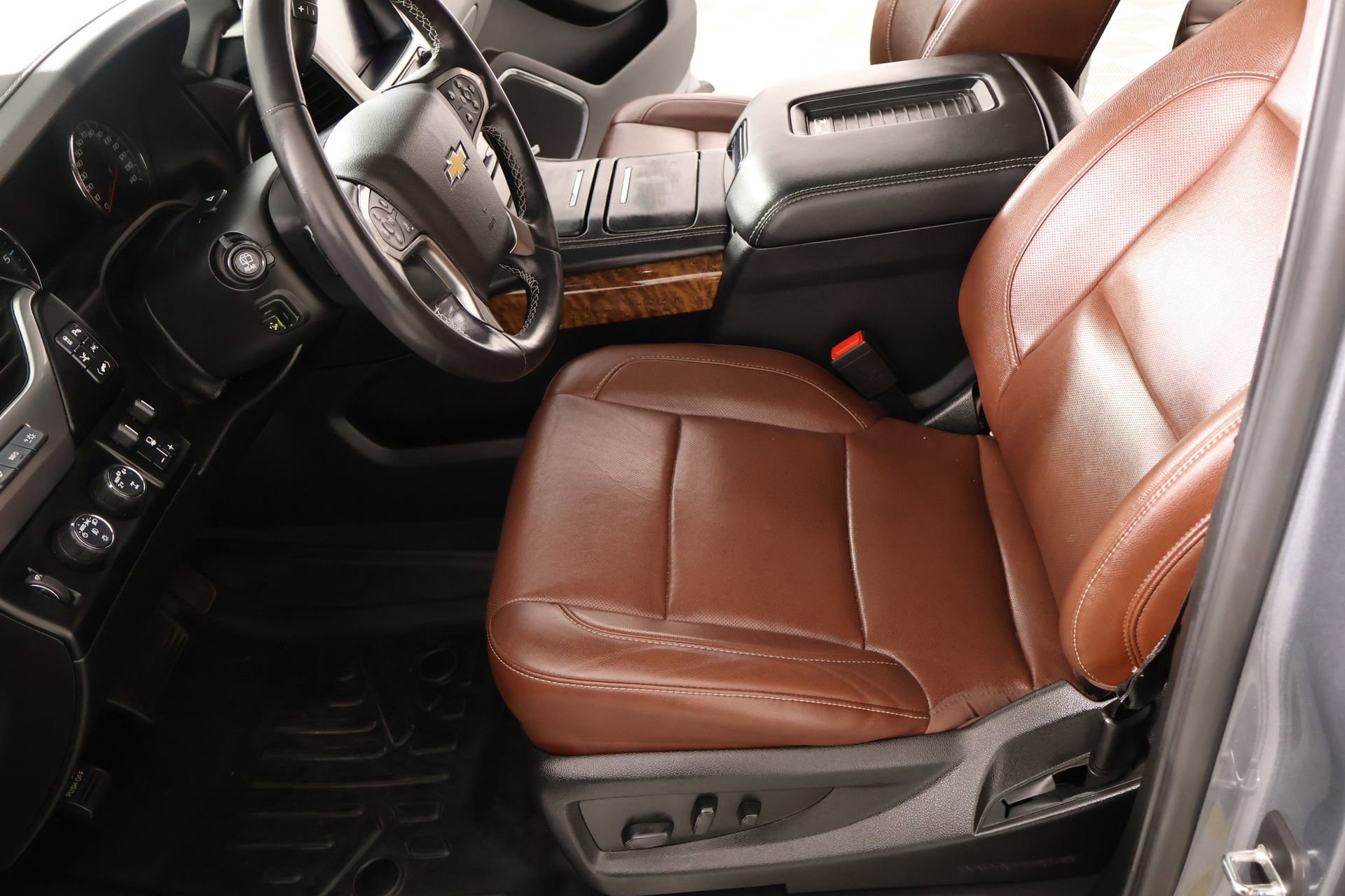 Used 2019 Chevrolet Suburban Premier w/ Premier Plus Edition image 12