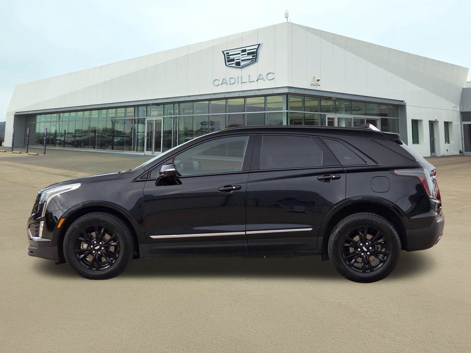 Used 2020 Cadillac XT5 Sportv w/ Platinum Package AWD/4WD image 3