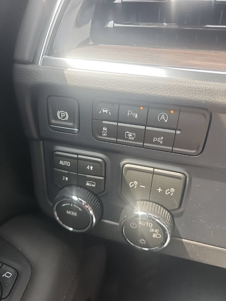 Used 2026 Chevrolet Tahoe LS AWD/4WD image 15