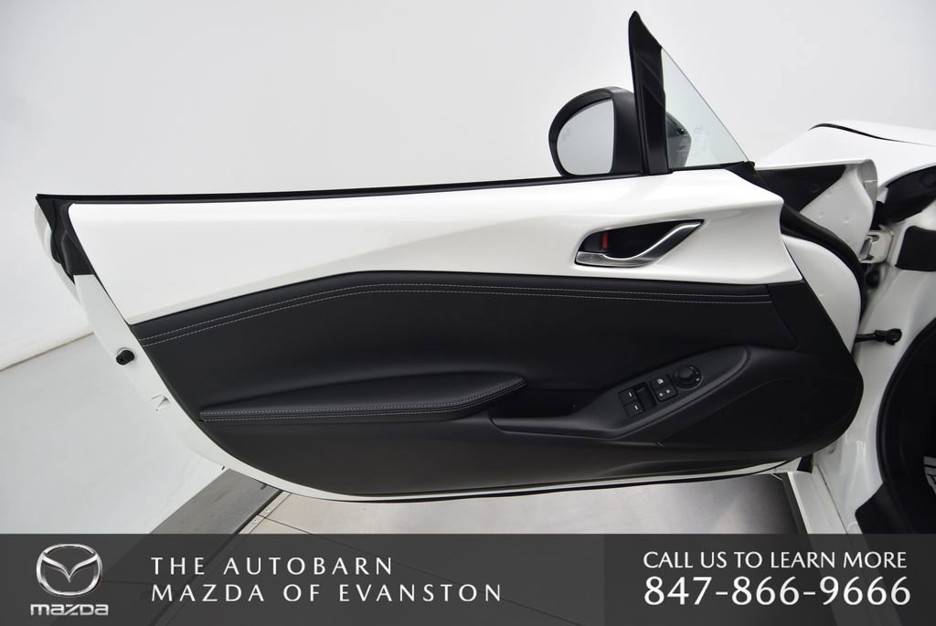Certified 2025 MAZDA MX-5 Miata Club image 37