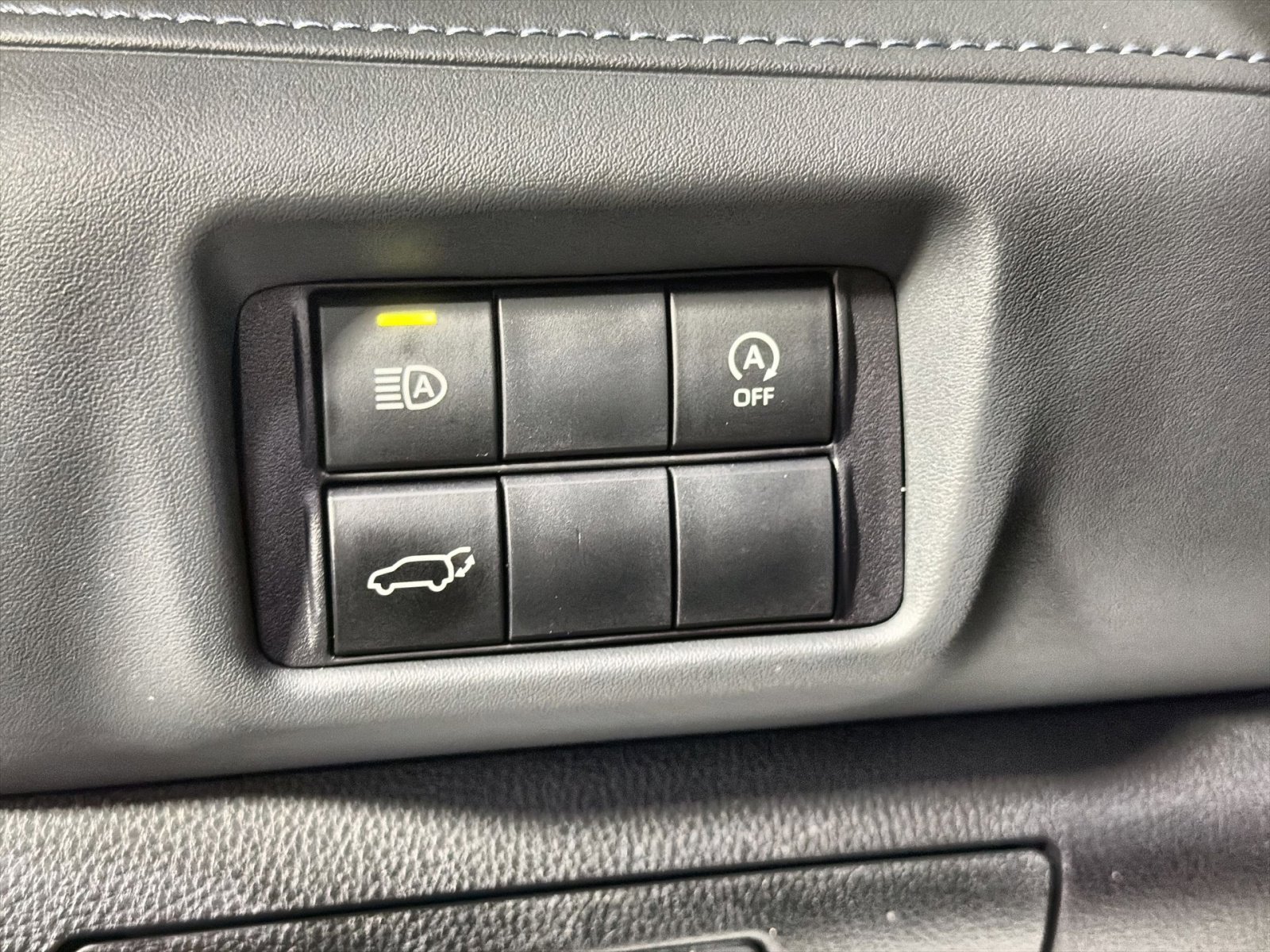 Used 2023 Toyota Highlander XLE image 39