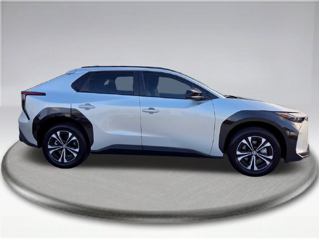 Used 2025 Toyota bZ4X AWD image 10