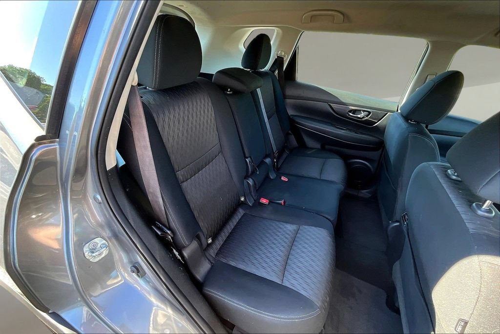 Used 2018 Nissan Rogue S AWD/4WD image 22
