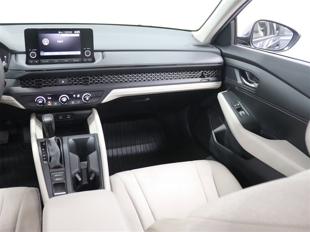 Used 2024 Honda Accord LX image 18