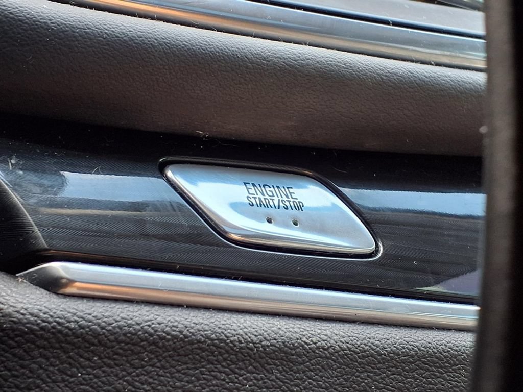 Used 2019 Buick Enclave Essence FWD image 29