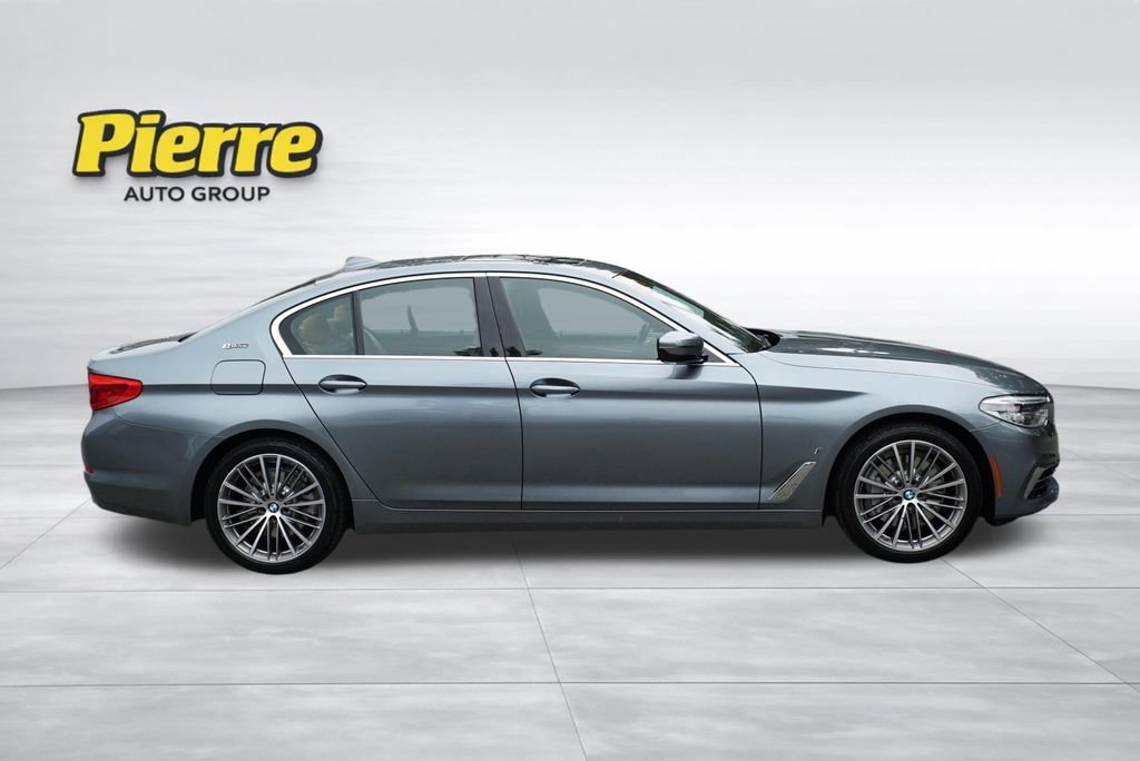 Used 2019 BMW 530e w/ Executive Package RWD image 3