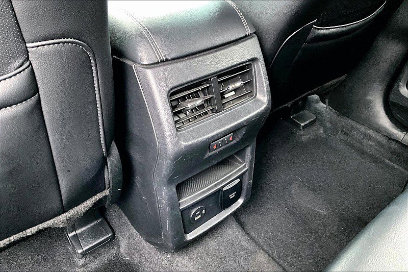 Used 2022 Ford Edge Titanium w/ Equipment Group 301A image 22