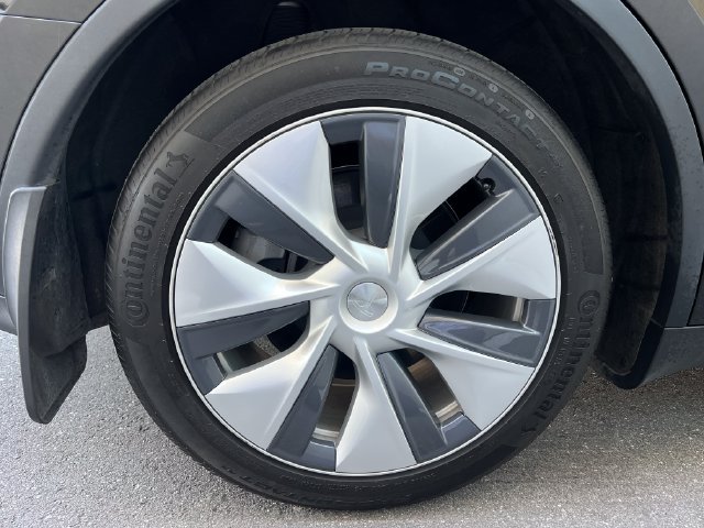 Used 2023 Tesla Model Y Long Range AWD/4WD image 11