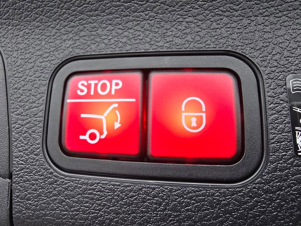 New 2026 Mercedes-Benz GLS 450 4MATIC image 18