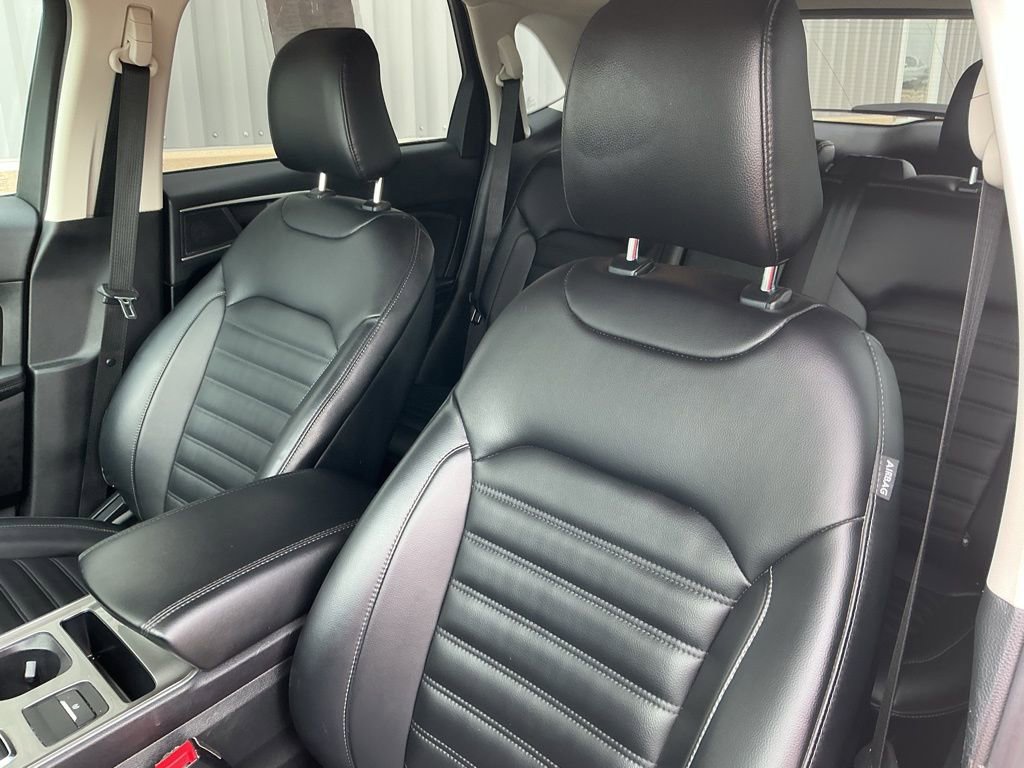 Used 2023 Ford Edge SEL w/ Convenience Package image 9