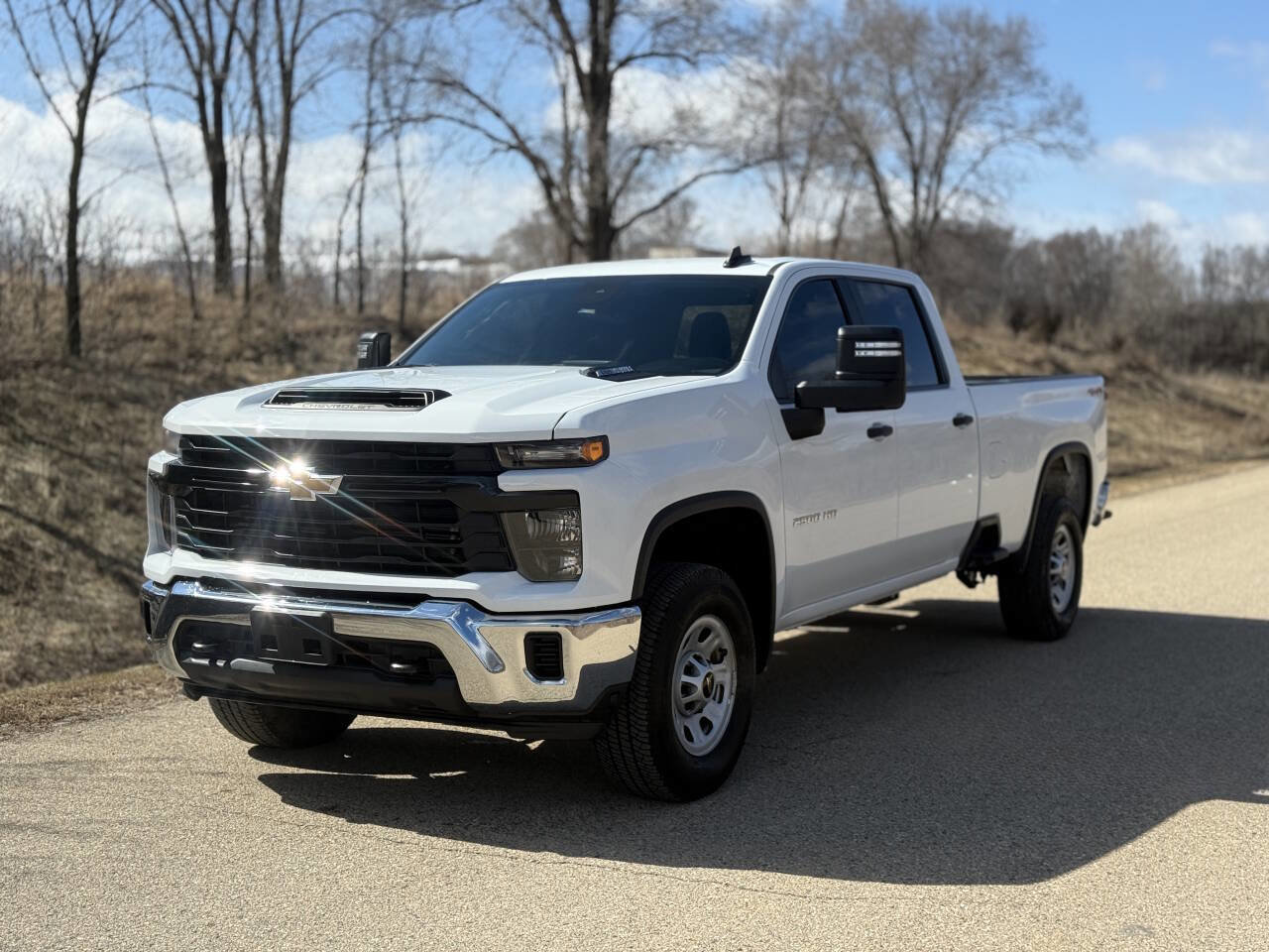 Used 2024 Chevrolet Silverado 2500 W/T image 2