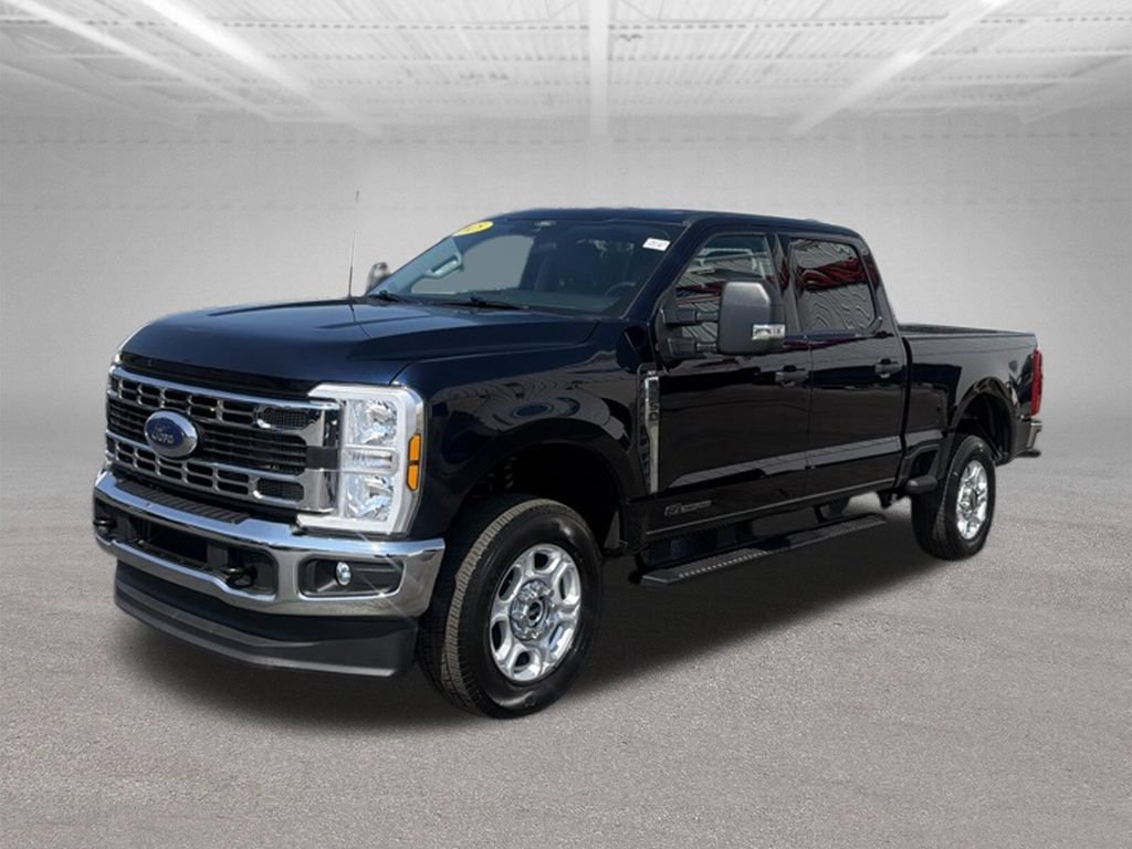 Used 2025 Ford F250 XLT AWD/4WD image 4