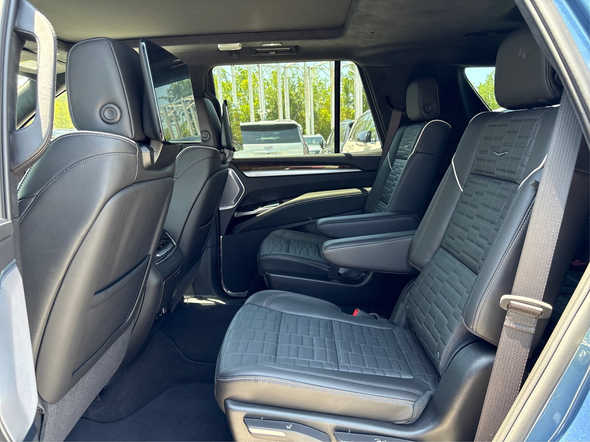 New 2026 Cadillac Escalade Platinum Sport AWD/4WD image 10