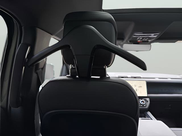 New 2026 Land Rover Defender 110 S AWD/4WD image 7