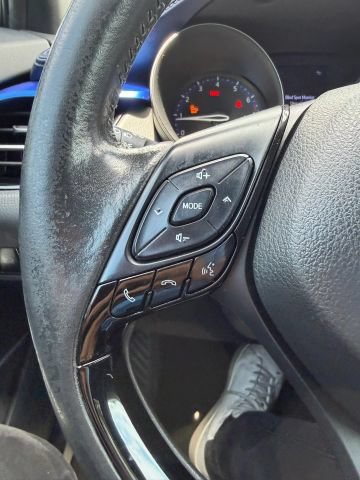 Used 2020 Toyota C-HR XLE FWD image 19