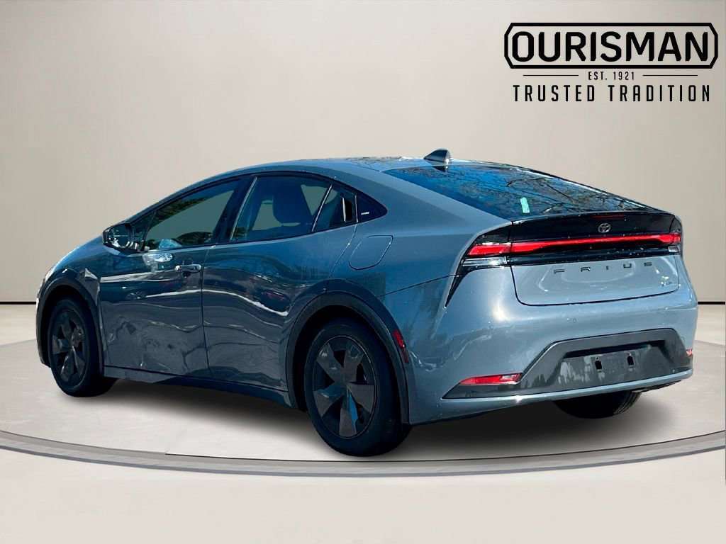 Used 2024 Toyota Prius LE image 4