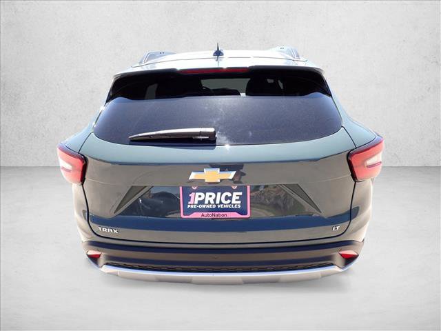 Used 2025 Chevrolet Trax LT w/ Driver Confidence Package FWD image 3